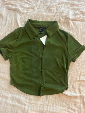 Forever 21 Olive Green Short Sleeve Button-Up Top